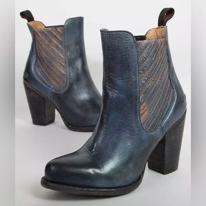 Bedstu Blue Insight Leather Cowboy Ankle Boots Size 7